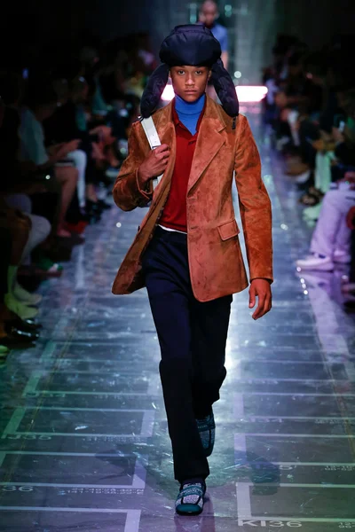 Look 5
